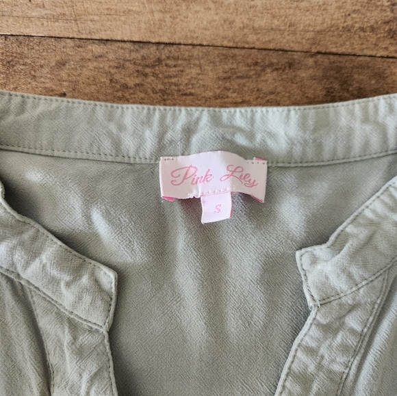 Linen button up - Picture 2 of 3